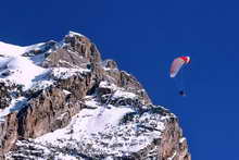 Vallouise - Parapente devant la Tête d'Aval