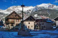 Vallouise - Place de l'église