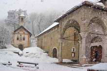 Vallouise - Chapelle des Pénitents et porche de l'église