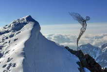 Barre des Ecrins - Statue Envol au sommet