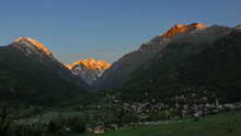 Vallouise - Lever de soleil sur le massif de Bonvoisin