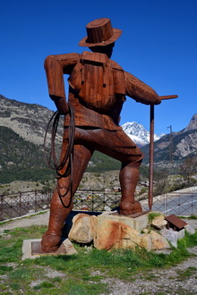 L'Argentière-la-Bessée - Statue de Whymper